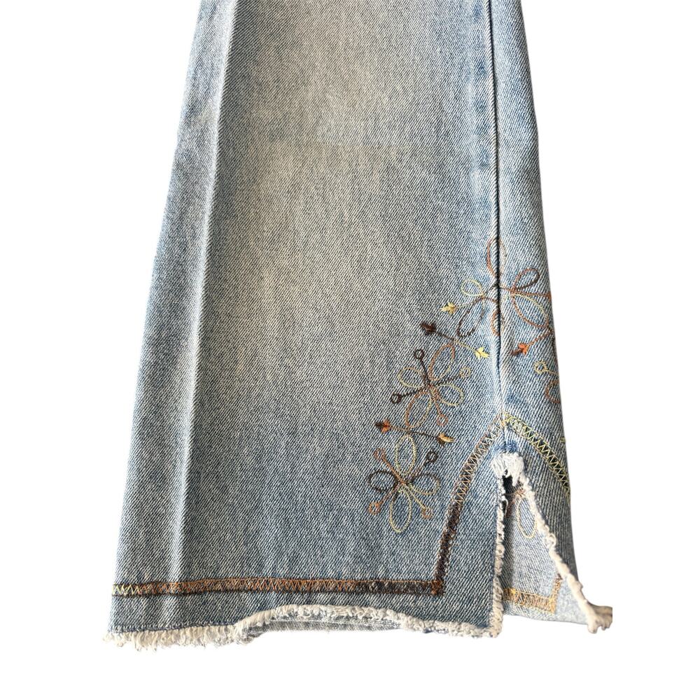 100% Cotton High Waist Light Wash Blue Flora Jeans With Embroidery Size 7